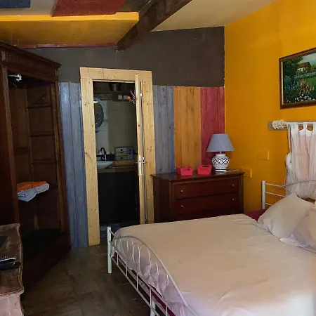 Chambres D'hotes Maison Sorrento Bed & Breakfast